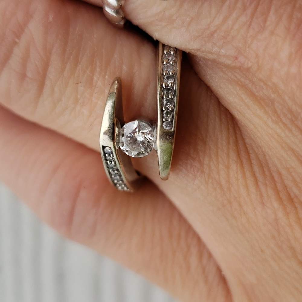 Effy White Gold Diamond tension ring